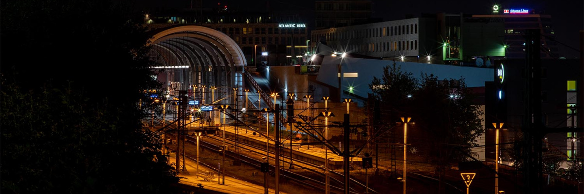 Restaurant Lichtbogen – Blick auf den Kieler Hauptbahnhof