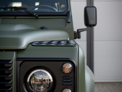 Landrover Defender - Carwrapping 3M Matte Military Green Detail Front