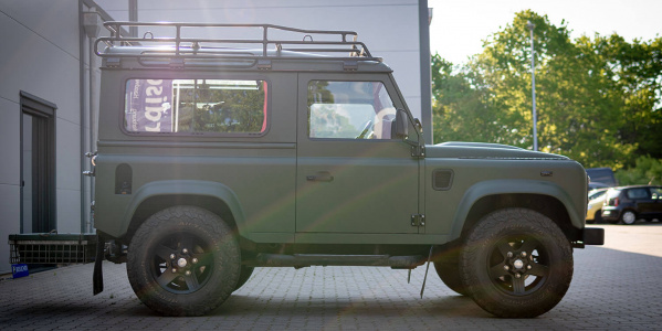 Landrover Defender - Carwrapping 3M Matte Military Green Beifahrerseite